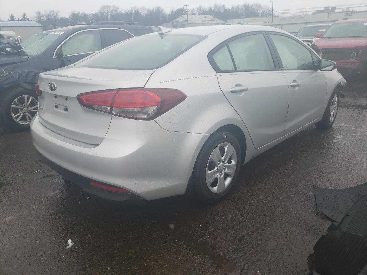 Photo 4 from auction – 2018 KIA FORTE LX with VIN 3KPFL4A75JE242103