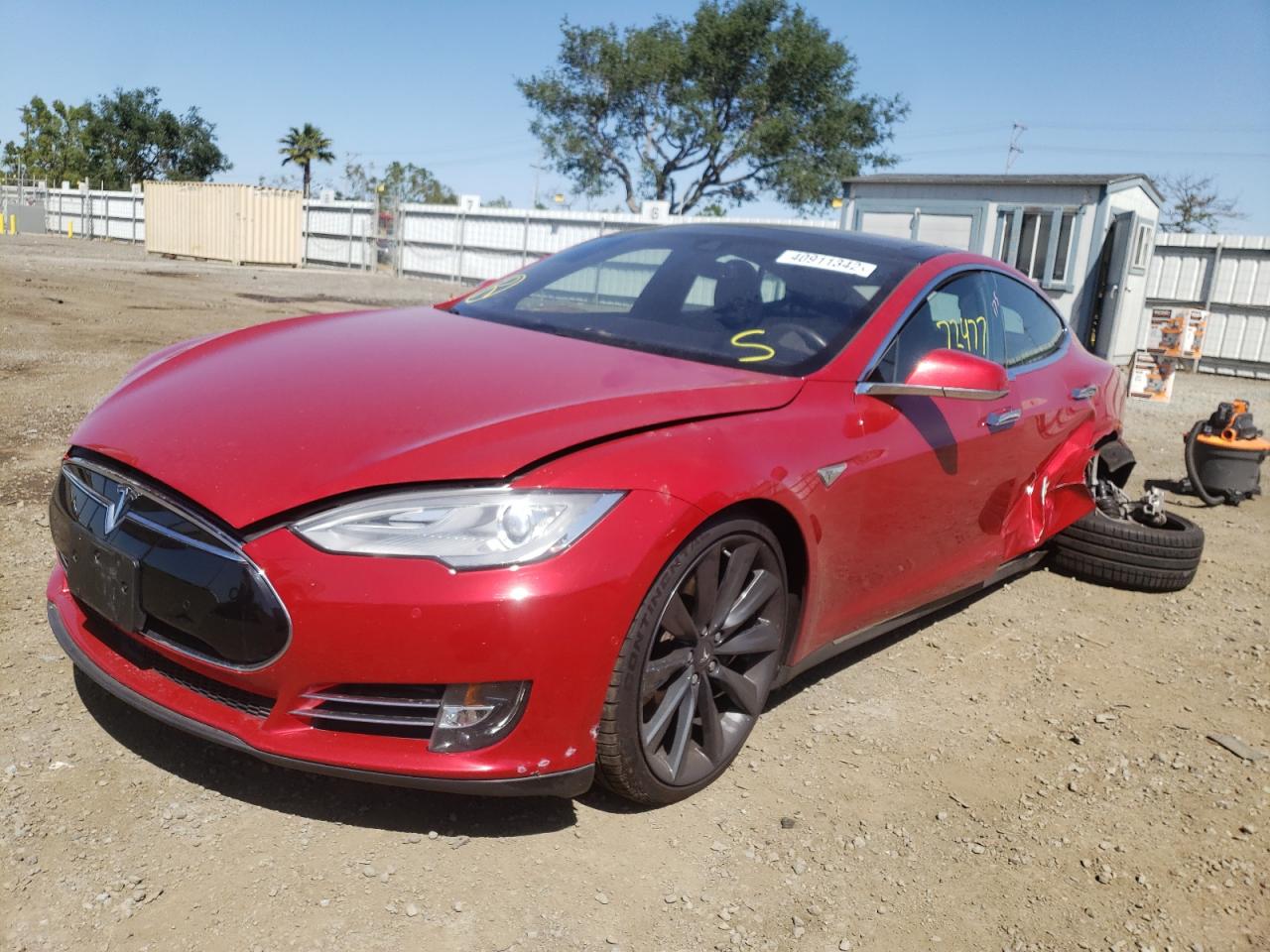 Photo 2 from auction – 2014 TESLA MODEL S with VIN 5YJSA1H13EFP62210