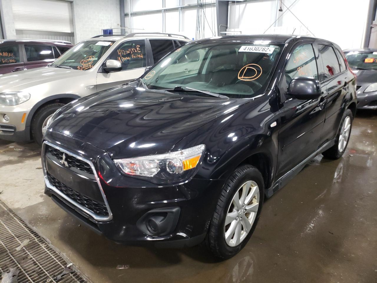 Фото 2 с аукциона – 2015 MITSUBISHI OUTLANDER с VIN 4A4AR3AU5FE016664