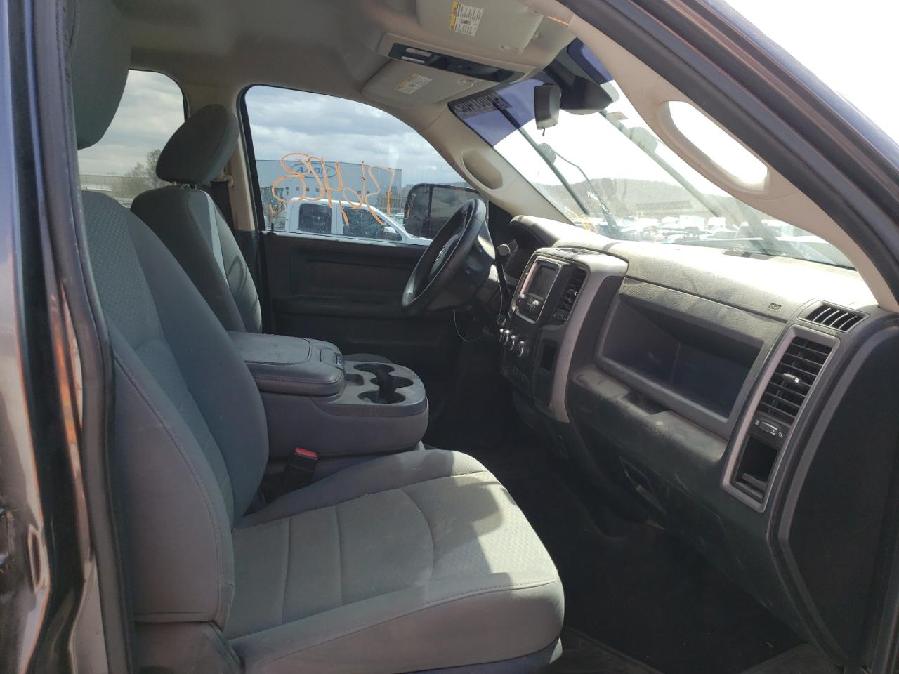 Foto 5 de la subasta – 2015 RAM 2500 ST con VIN 3C6UR5CJ4FG558132