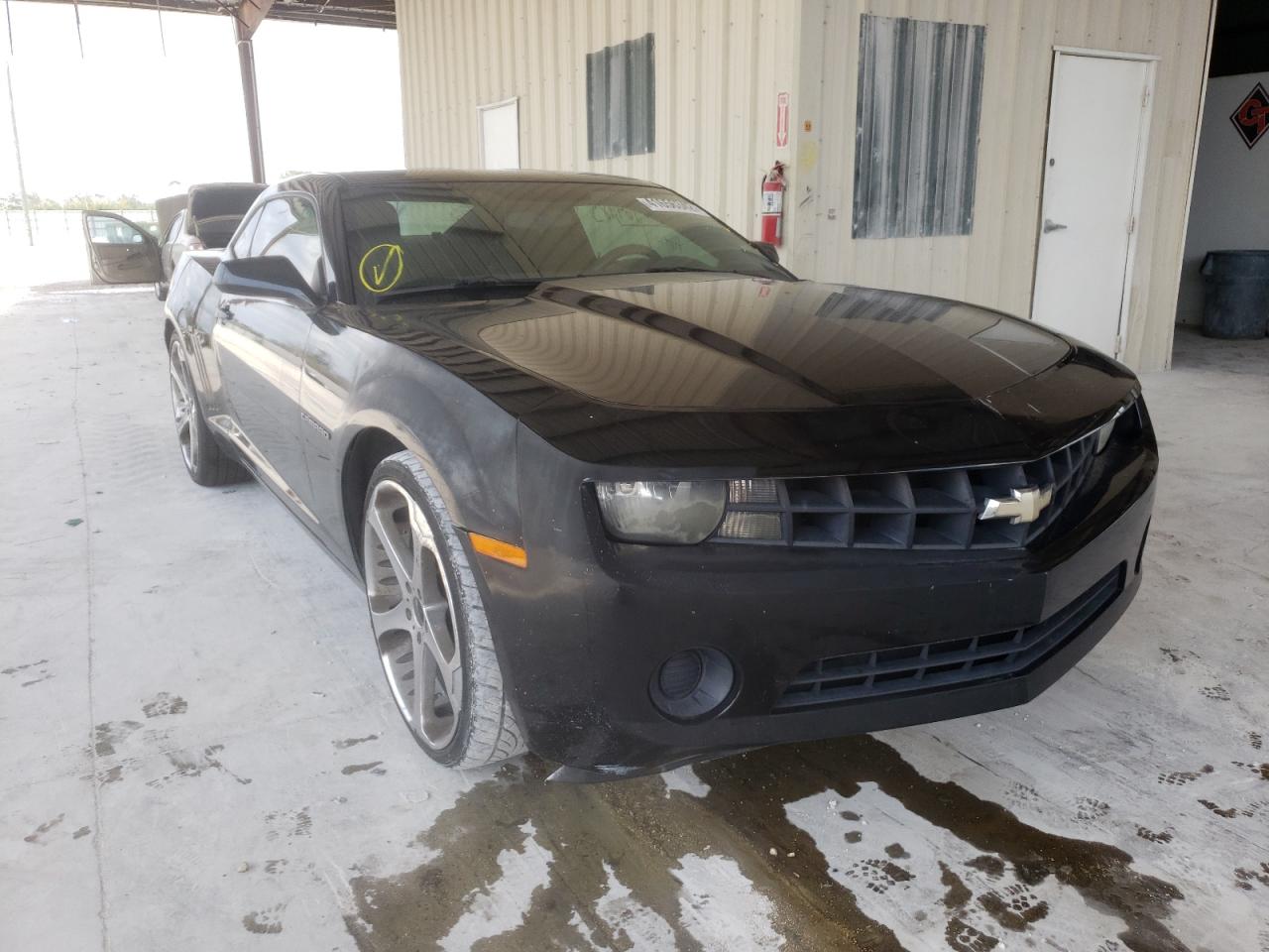 CHEVROLET CAMARO LS 2011 with VIN 2G1FE1ED9B9145391 - Photo from auction