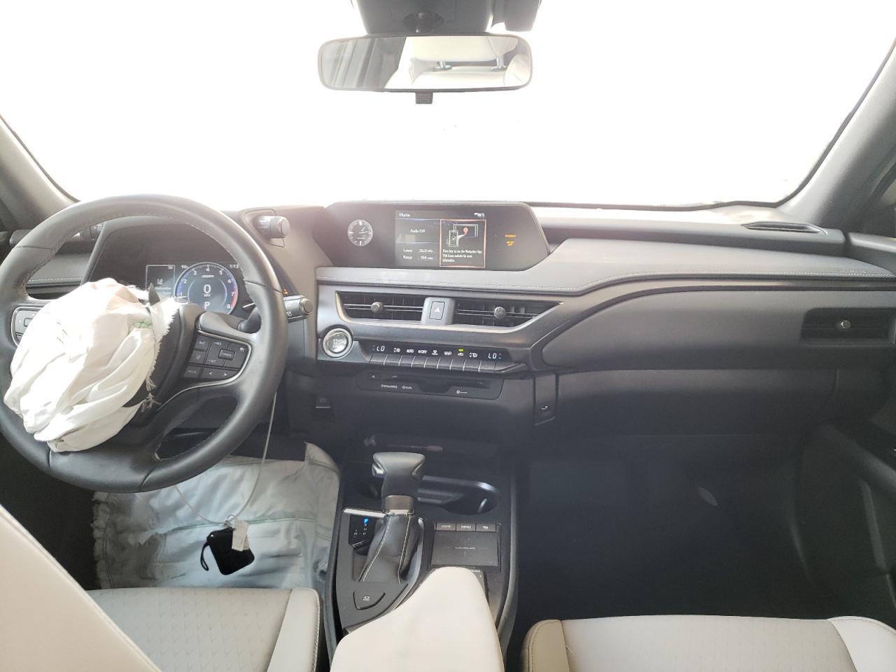 Photo 9 from auction – 2021 LEXUS UX 200 with VIN JTHX3JBH2M2041415