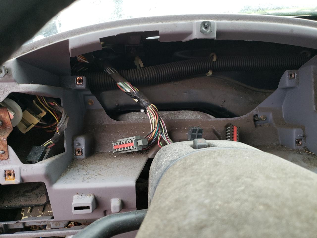 Zdjęcie 8 z aukcji – 1995 FORD F250 z VIN 2FTHF26H0SCA76937