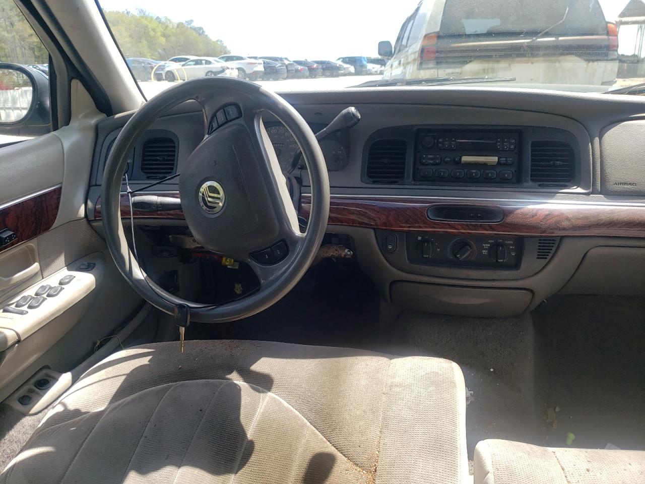 Photo 9 from auction – 2001 MERCURY GRAND MARQ with VIN 2MEFM74W51X631155