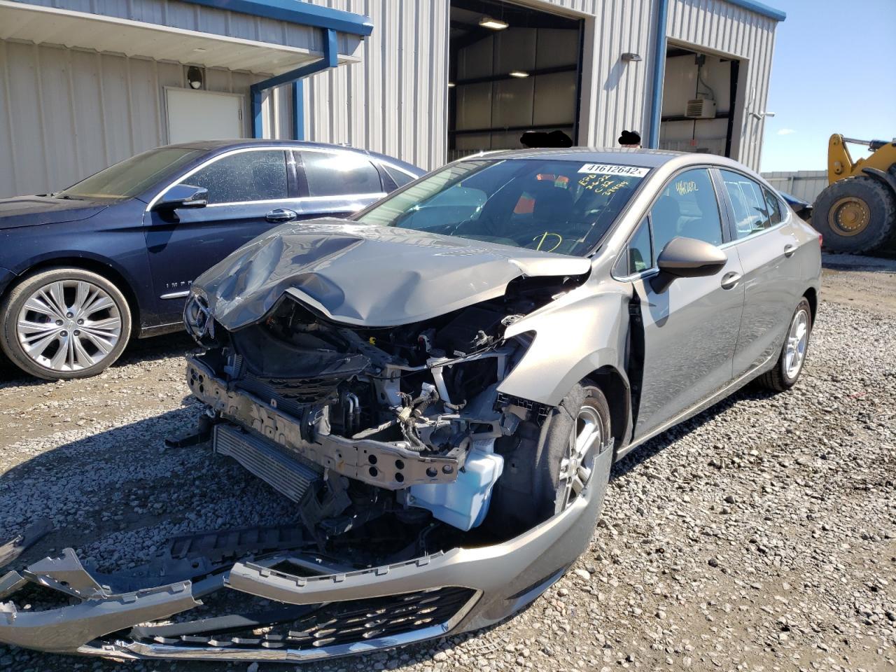 Photo 2 from auction – 2018 CHEVROLET CRUZE with VIN 1G1BE5SM2J7239316