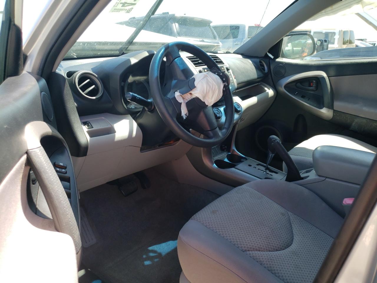 Photo 9 from auction – 2008 TOYOTA RAV4 with VIN JTMZD33V385100449