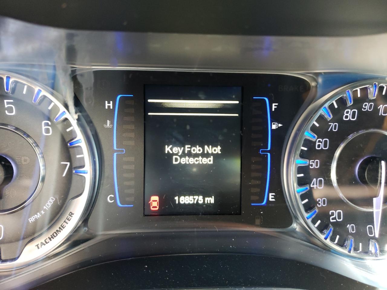 Photo 8 from auction – 2015 CHRYSLER 200 LIMITE with VIN 1C3CCCABXFN697697