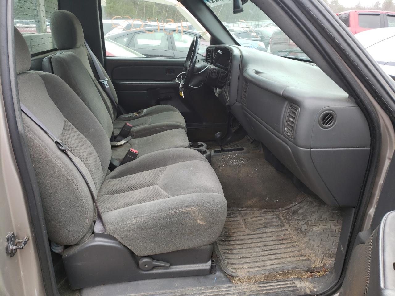 Photo 5 from auction – 2004 CHEVROLET SILVERADO with VIN 1GCEK14T54E186167