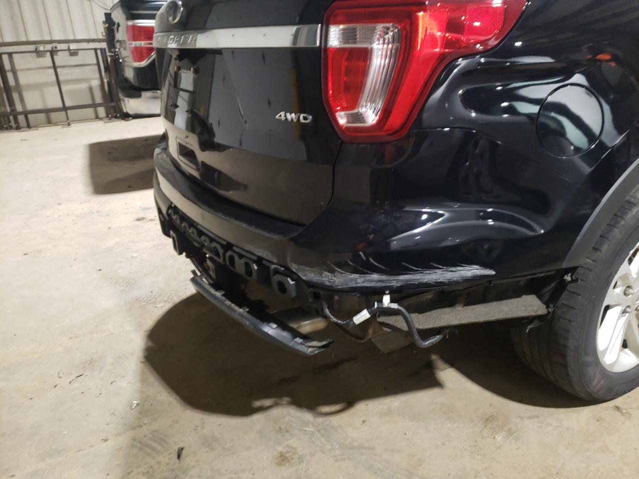 Photo 9 from auction – 2017 FORD EXPLORER with VIN 1FM5K8B85HGA37948