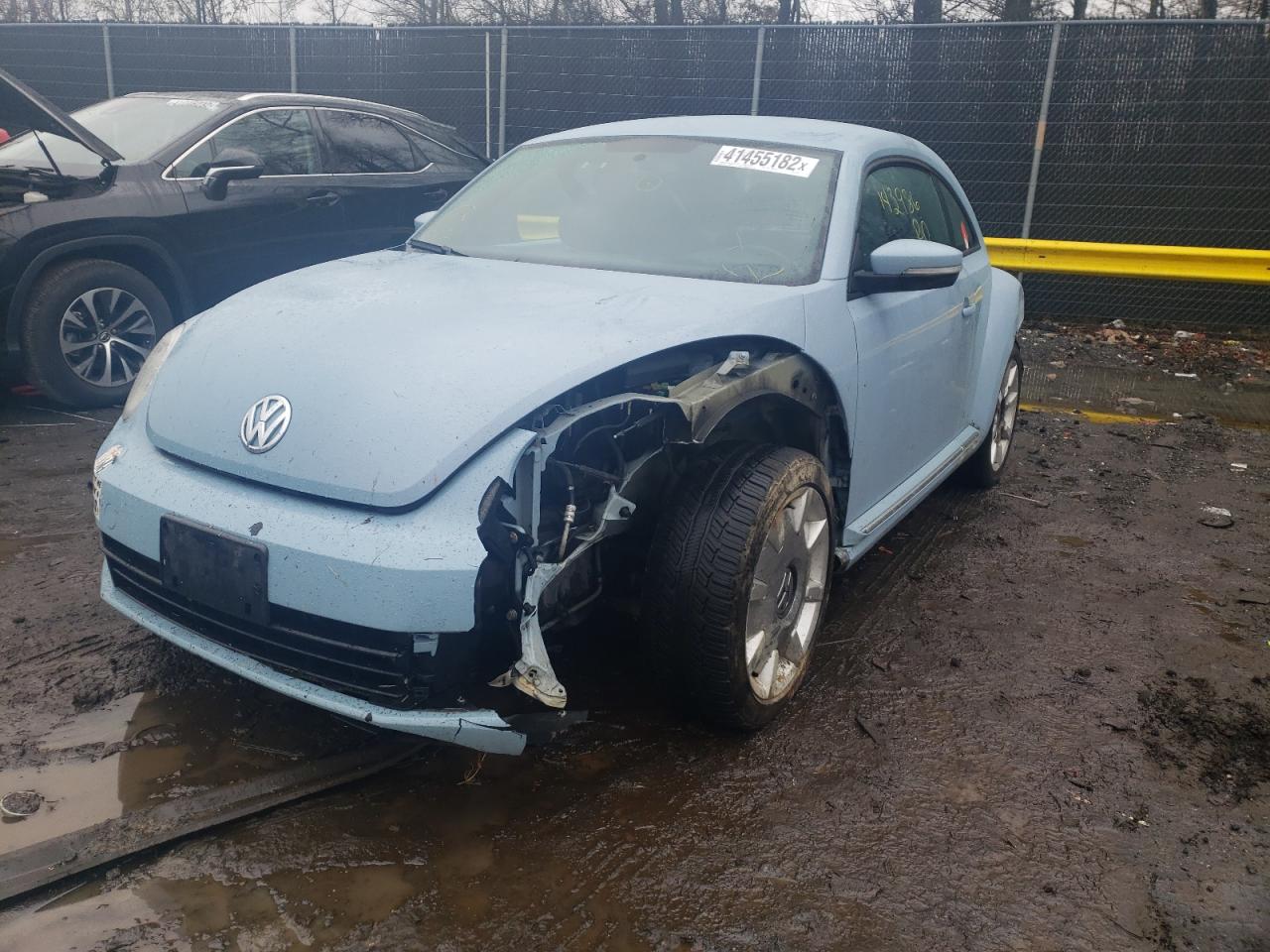 Photo 2 from auction – 2012 VOLKSWAGEN BEETLE with VIN 3VWJP7AT1CM603054