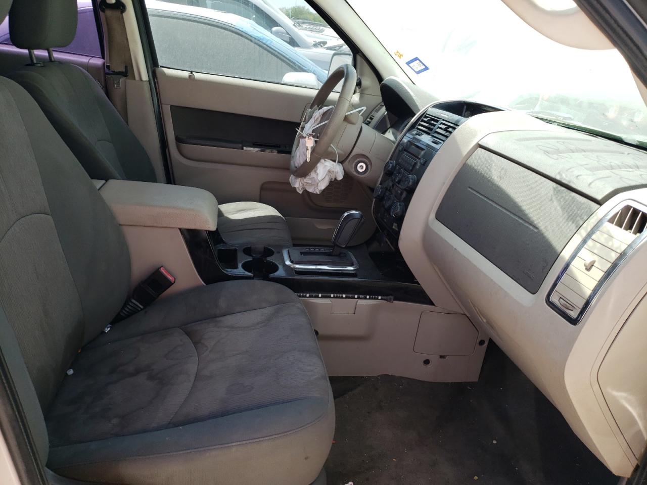 Photo 5 from auction – 2011 MAZDA TRIBUTE I with VIN 4F2CY0C79BKM07739