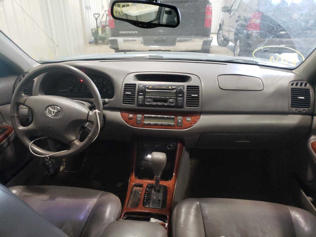 Photo 9 from auction – 2004 TOYOTA CAMRY LE with VIN 4T1BF30K24U569016