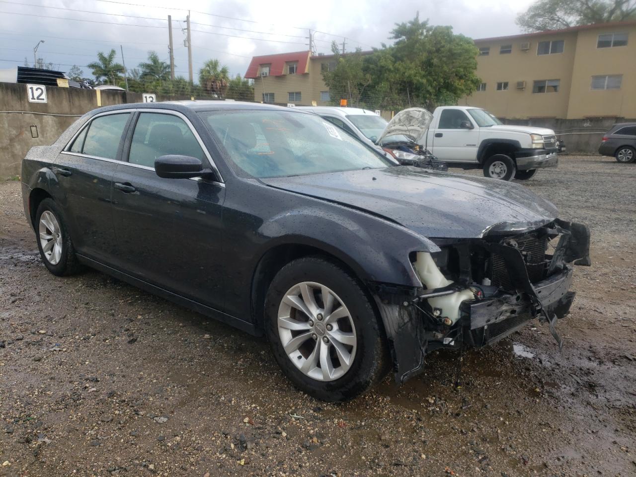 CHRYSLER 300 LIMITE 2015 con VIN 2C3CCAAG7FH797376 - Foto de la subasta
