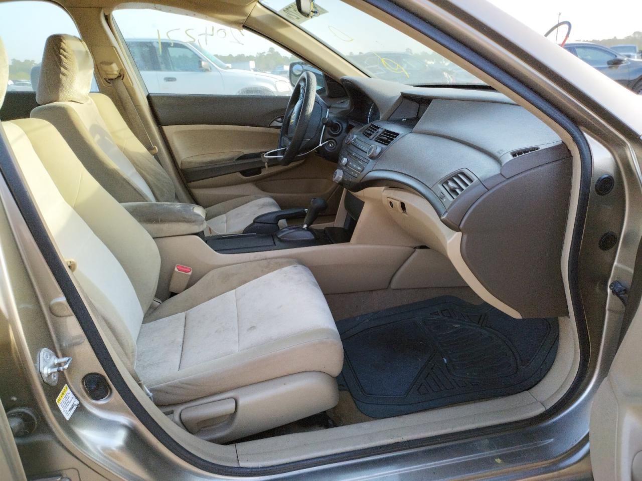 Photo 5 from auction – 2008 HONDA ACCORD LX with VIN JHMCP26368C076563