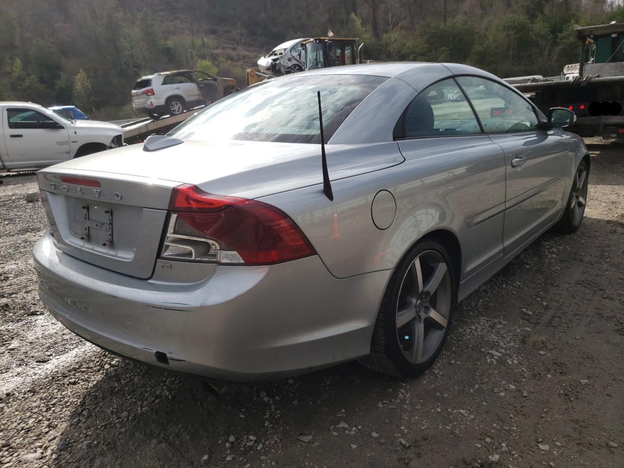 Photo 4 from auction – 2011 VOLVO C70 T5 with VIN YV1672MC3BJ109856