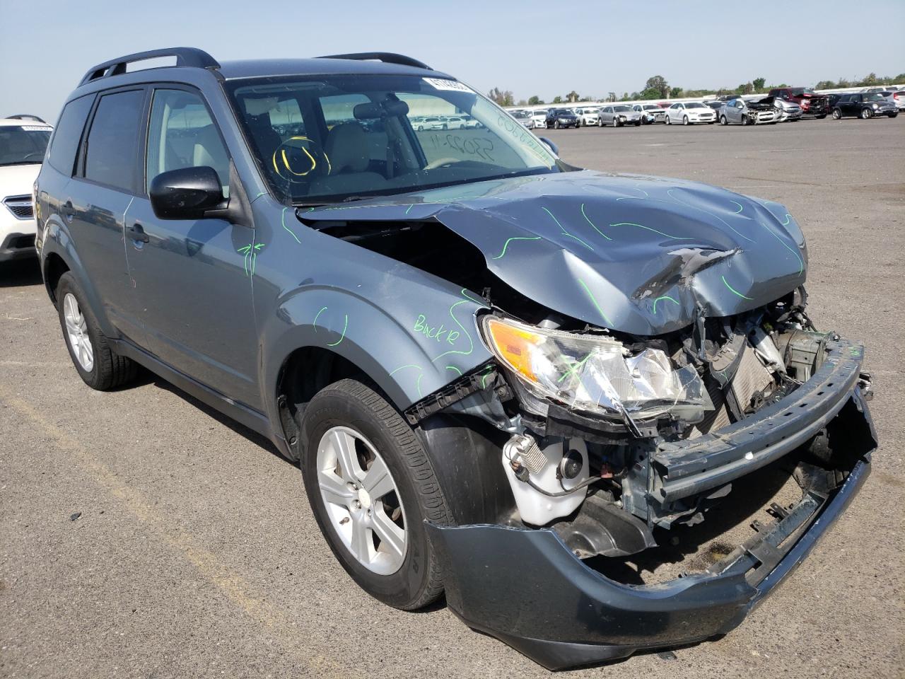 SUBARU FORESTER 2 2011 with VIN JF2SHABC2BH774612 - Photo from auction