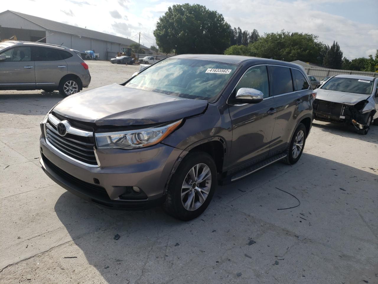 Photo 2 from auction – 2016 TOYOTA HIGHLANDER with VIN 5TDZKRFH6GS175749