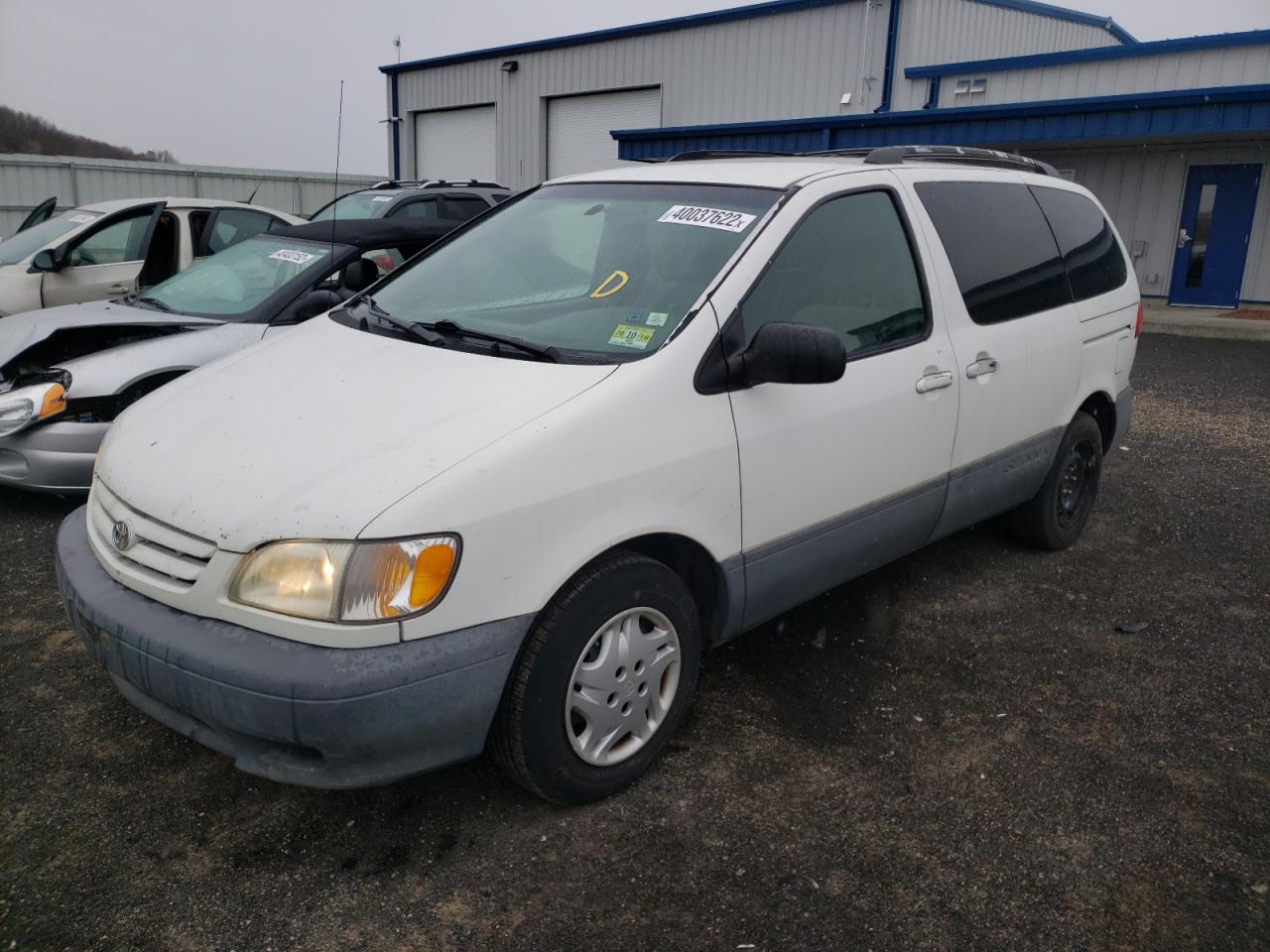 Photo 2 from auction – 2003 TOYOTA SIENNA CE with VIN 4T3ZF19C33U523229