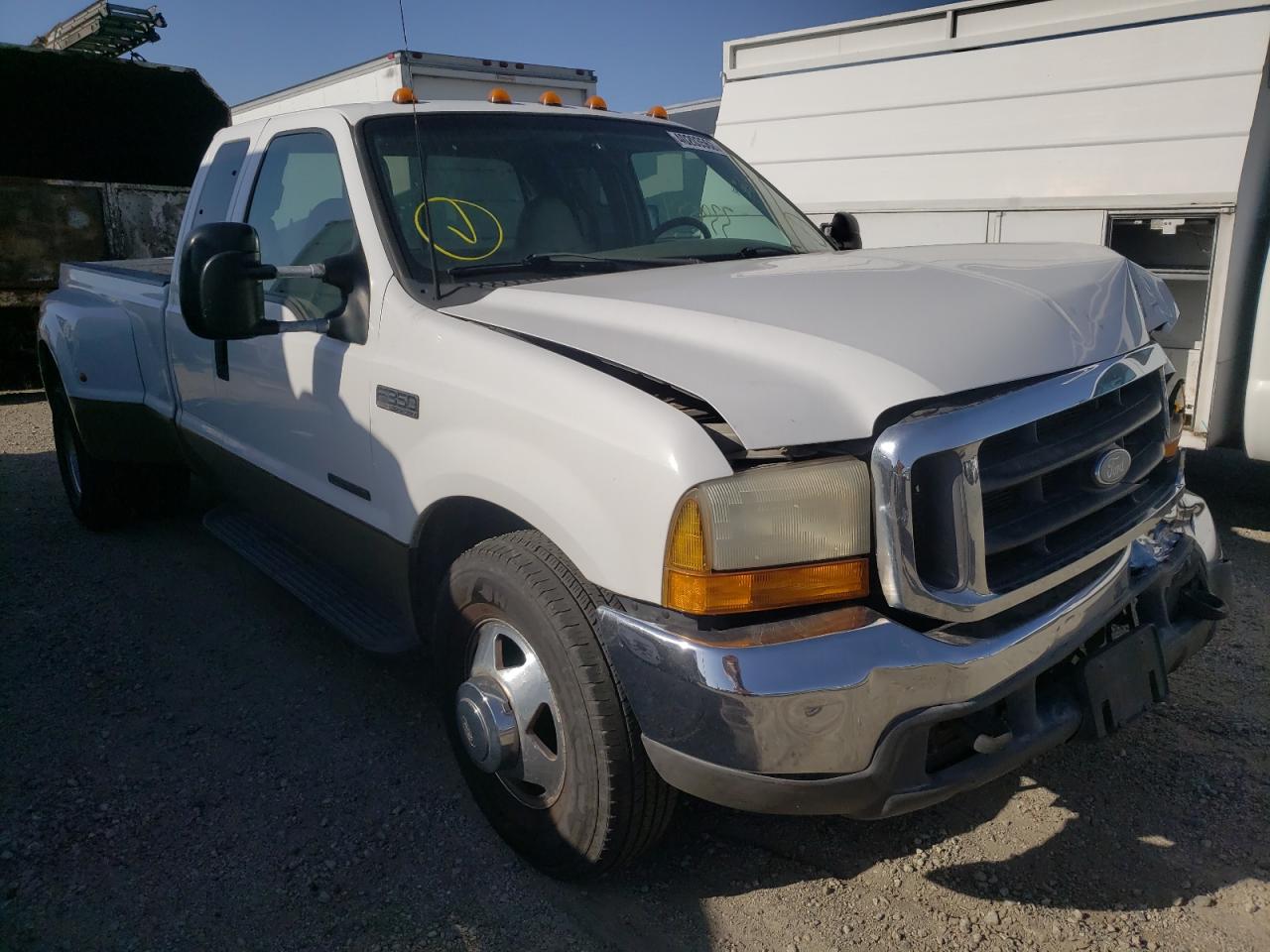 FORD F350 SUPER 2000 with VIN 1FTWX32F9YEA45560 - Photo from auction