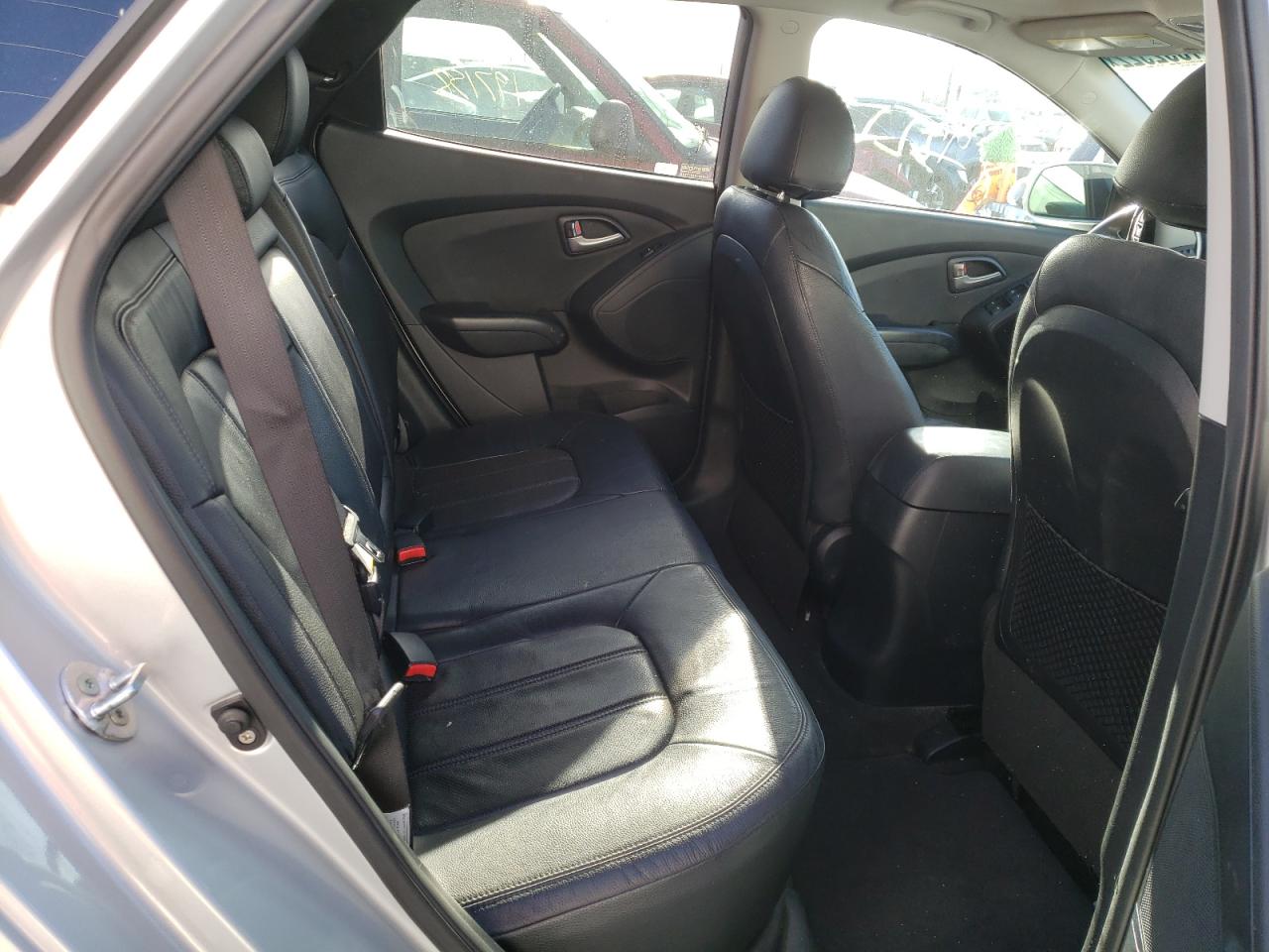 Photo 6 from auction – 2012 HYUNDAI TUCSON GLS with VIN KM8JU3AC0CU360719