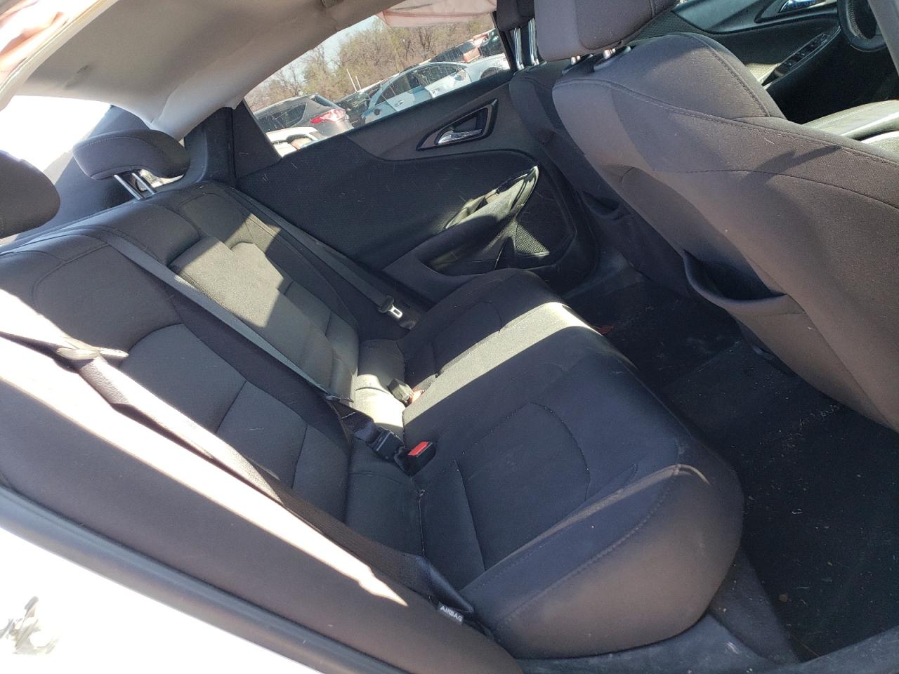 Photo 6 from auction – 2018 CHEVROLET MALIBU LT with VIN 1G1ZD5ST3JF169646