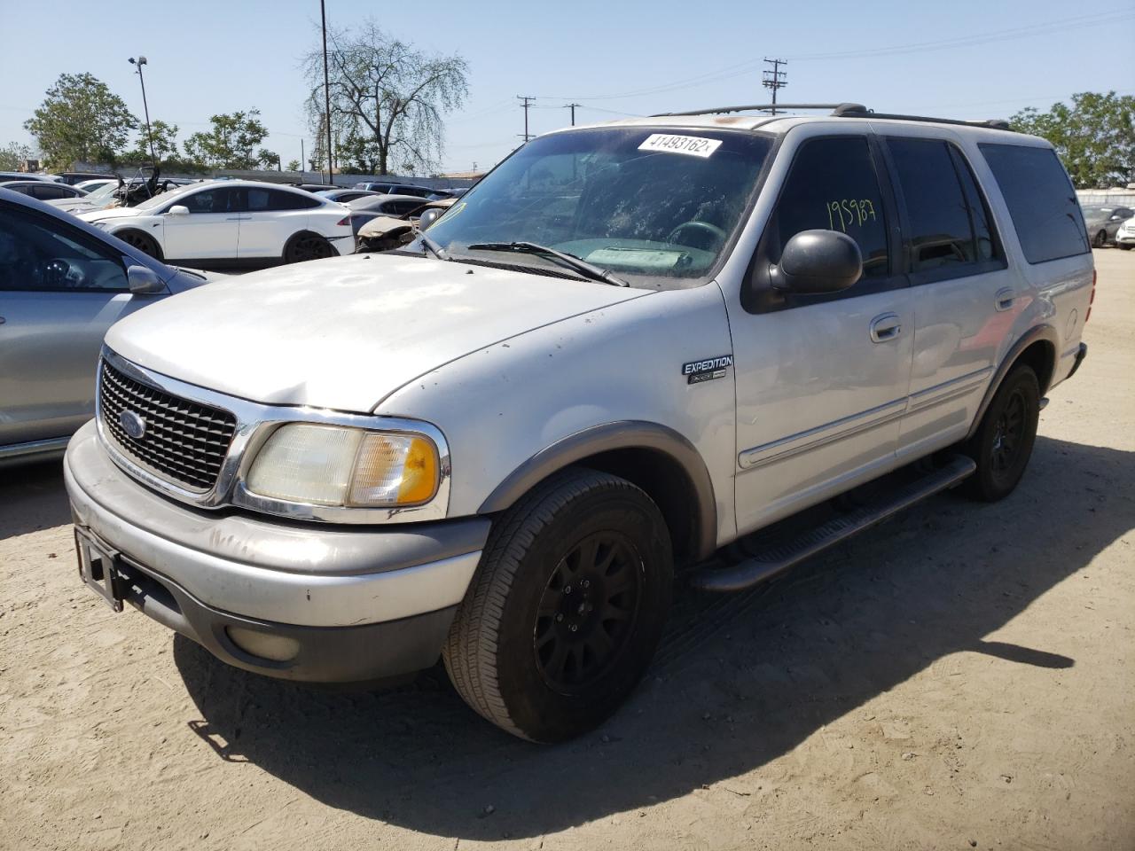 Photo 2 from auction – 2001 FORD EXPEDITION with VIN 1FMRU15WX1LA17401