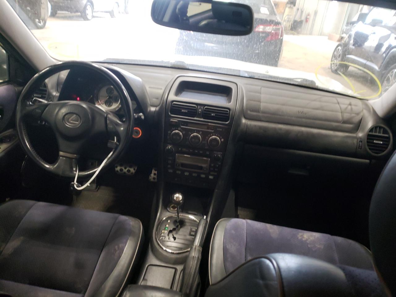 Photo 9 from auction – 2002 LEXUS IS 300 with VIN JTHBD192020042869