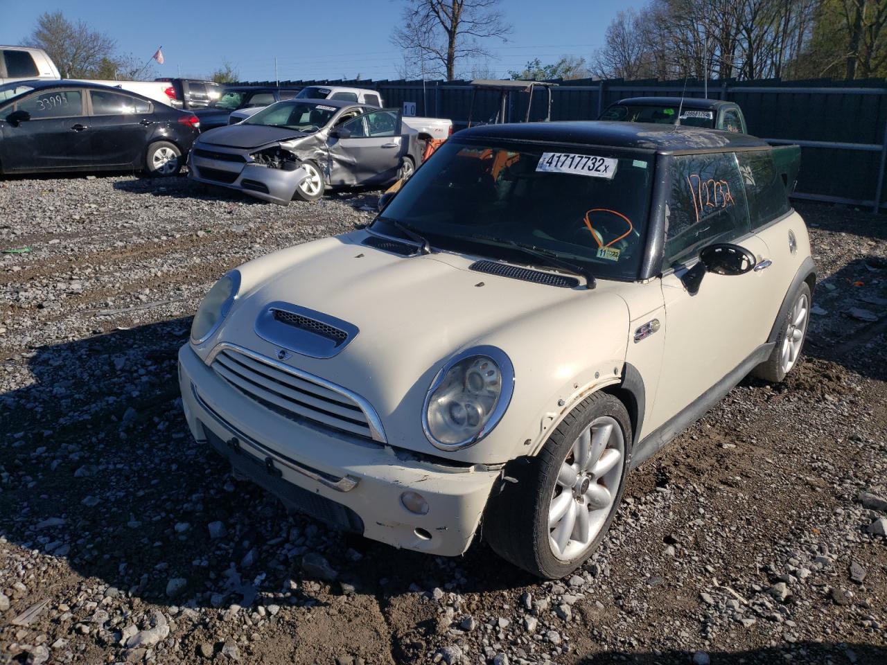 Photo 2 from auction – 2005 MINI COOPER S with VIN WMWRE33585TL10188