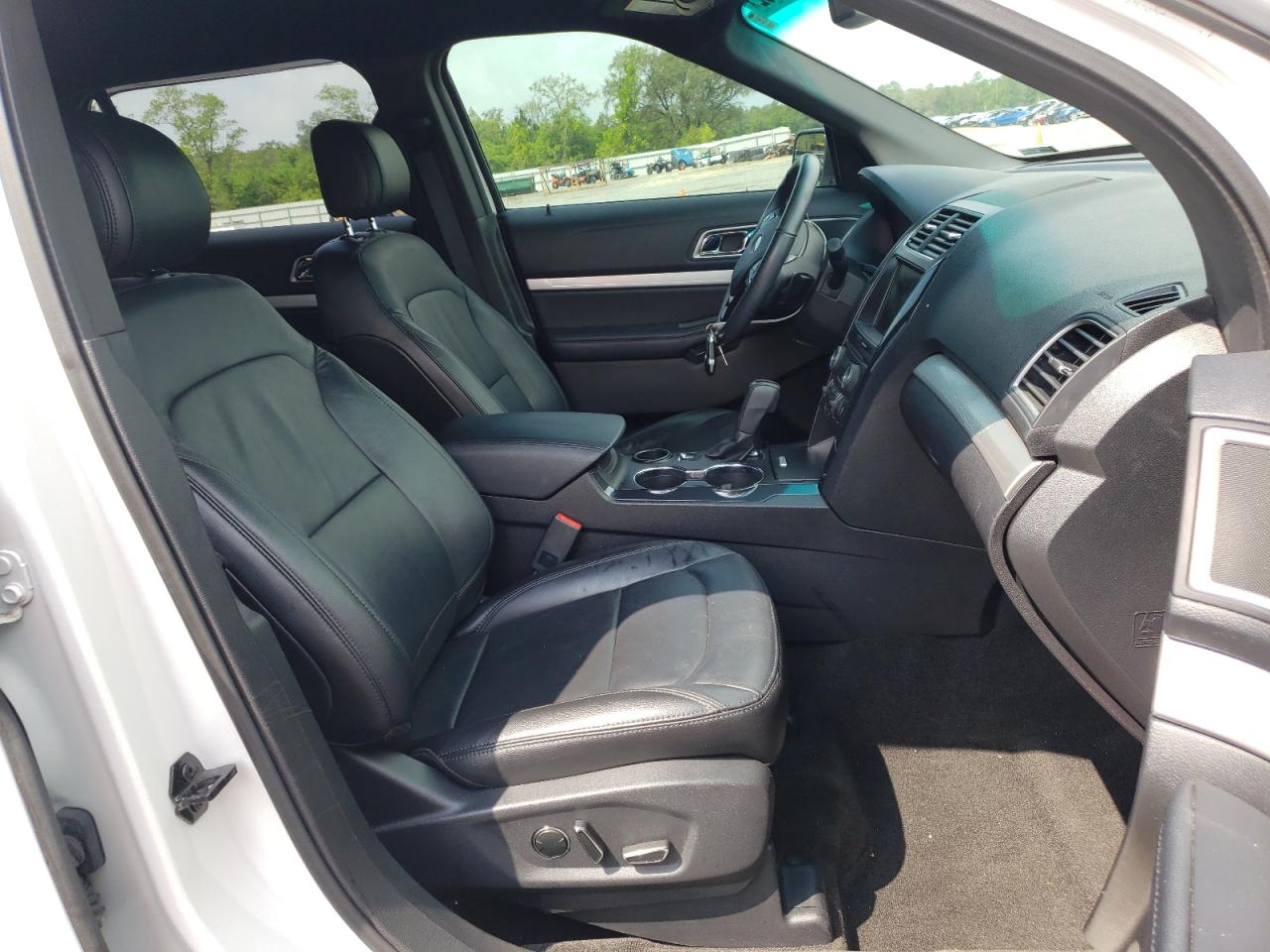 Photo 5 from auction – 2016 FORD EXPLORER X with VIN 1FM5K7D82GGB02440