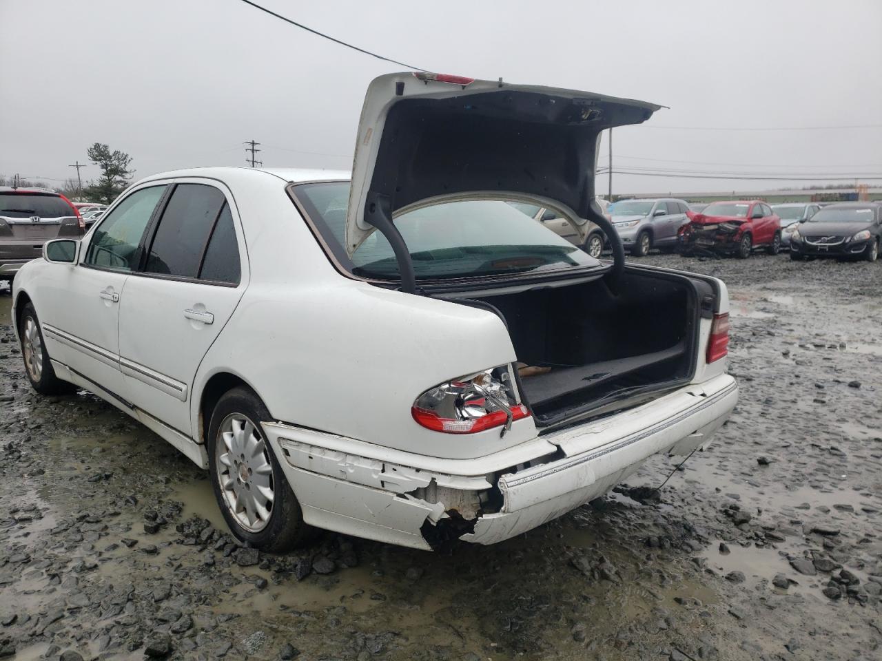 Photo 3 from auction – 2000 MERCEDES-BENZ E 320 with VIN WDBJF65J8YB112843