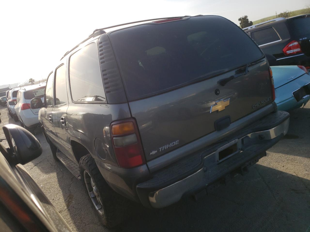 Photo 3 from auction – 2002 CHEVROLET TAHOE C150 with VIN 1GNEC13VX2J305102