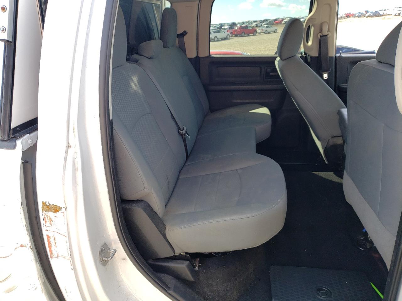 Photo 6 from auction – 2016 RAM 1500 ST with VIN 3C6RR6KT9GG360405