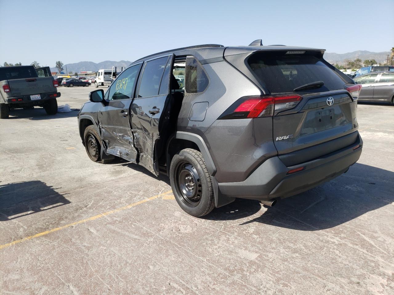 Photo 3 from auction – 2019 TOYOTA RAV4 LE with VIN 2T3K1RFV5KC015476