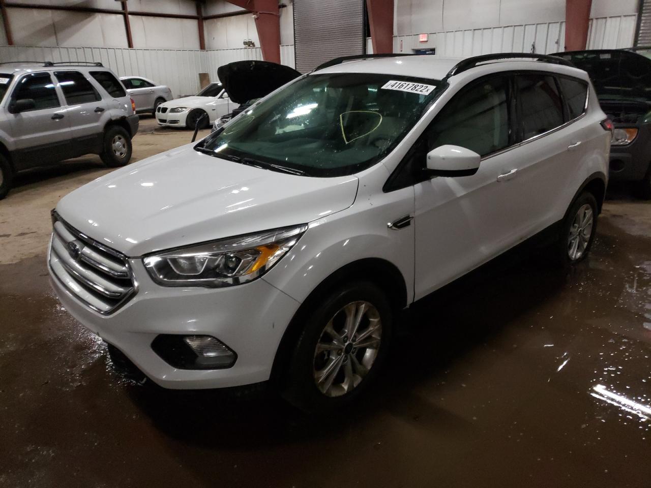 Photo 2 from auction – 2017 FORD ESCAPE SE with VIN 1FMCU9G98HUB62775