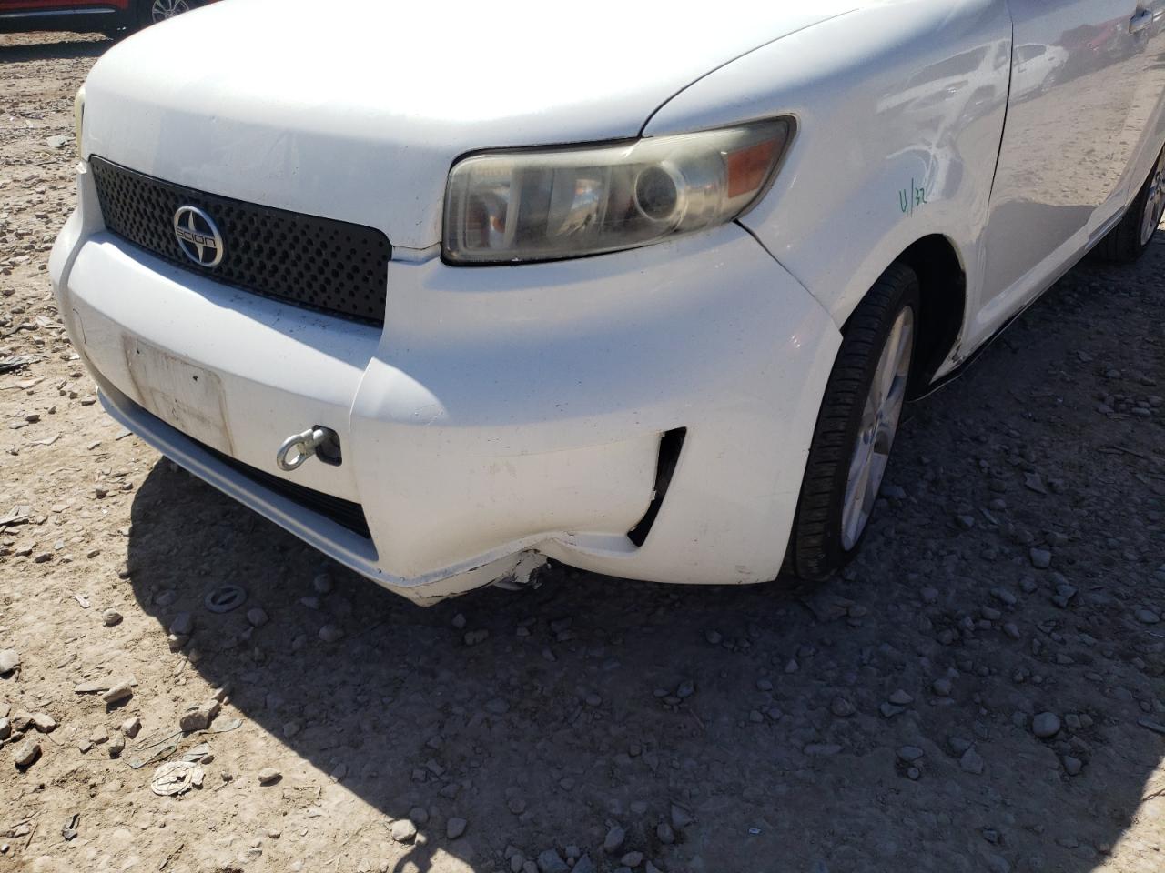Photo 9 from auction – 2008 TOYOTA SCION XB with VIN JTLKE50EX81035397