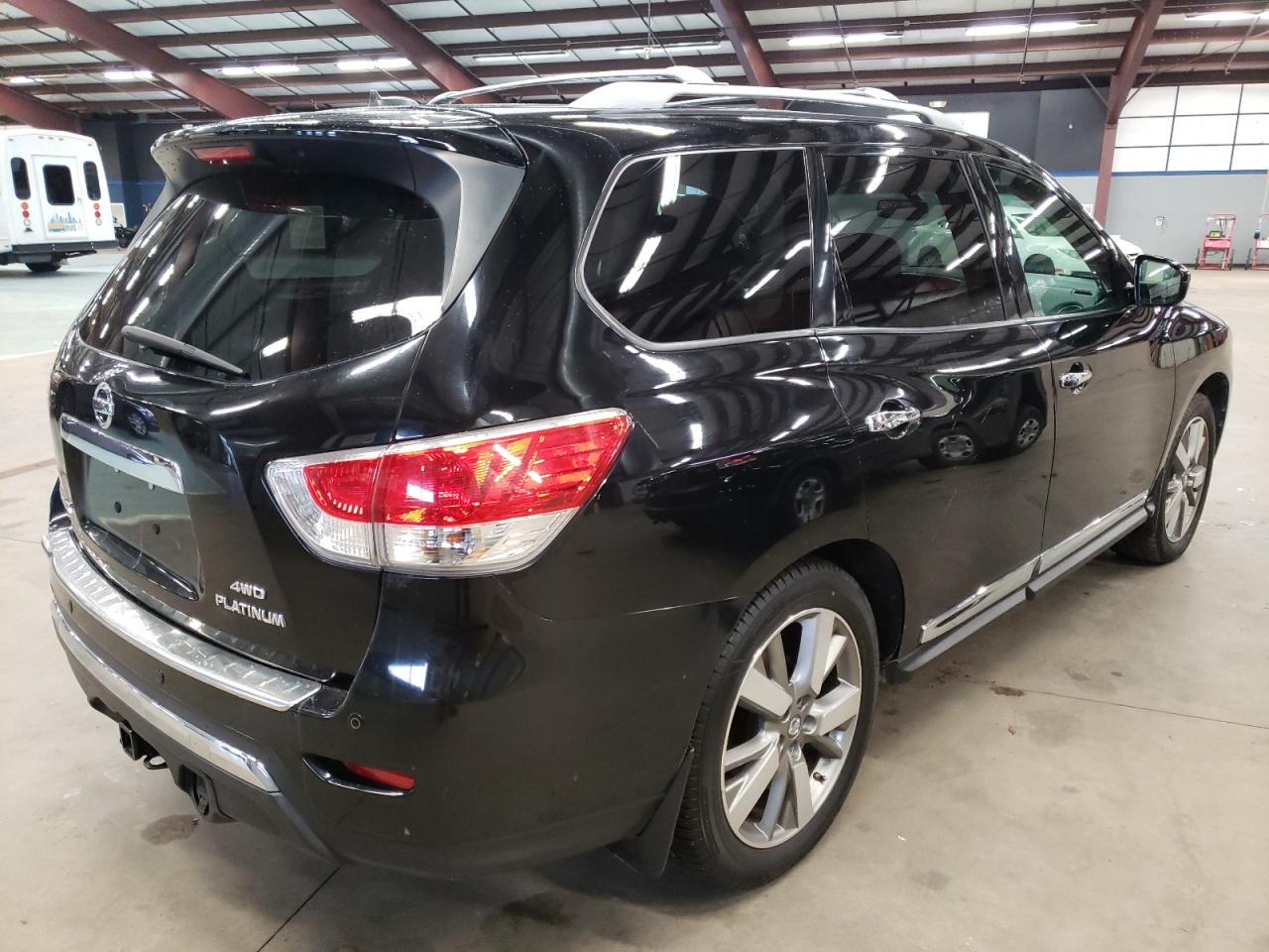 Photo 4 from auction – 2013 NISSAN PATHFINDER with VIN 5N1AR2MM0DC682932