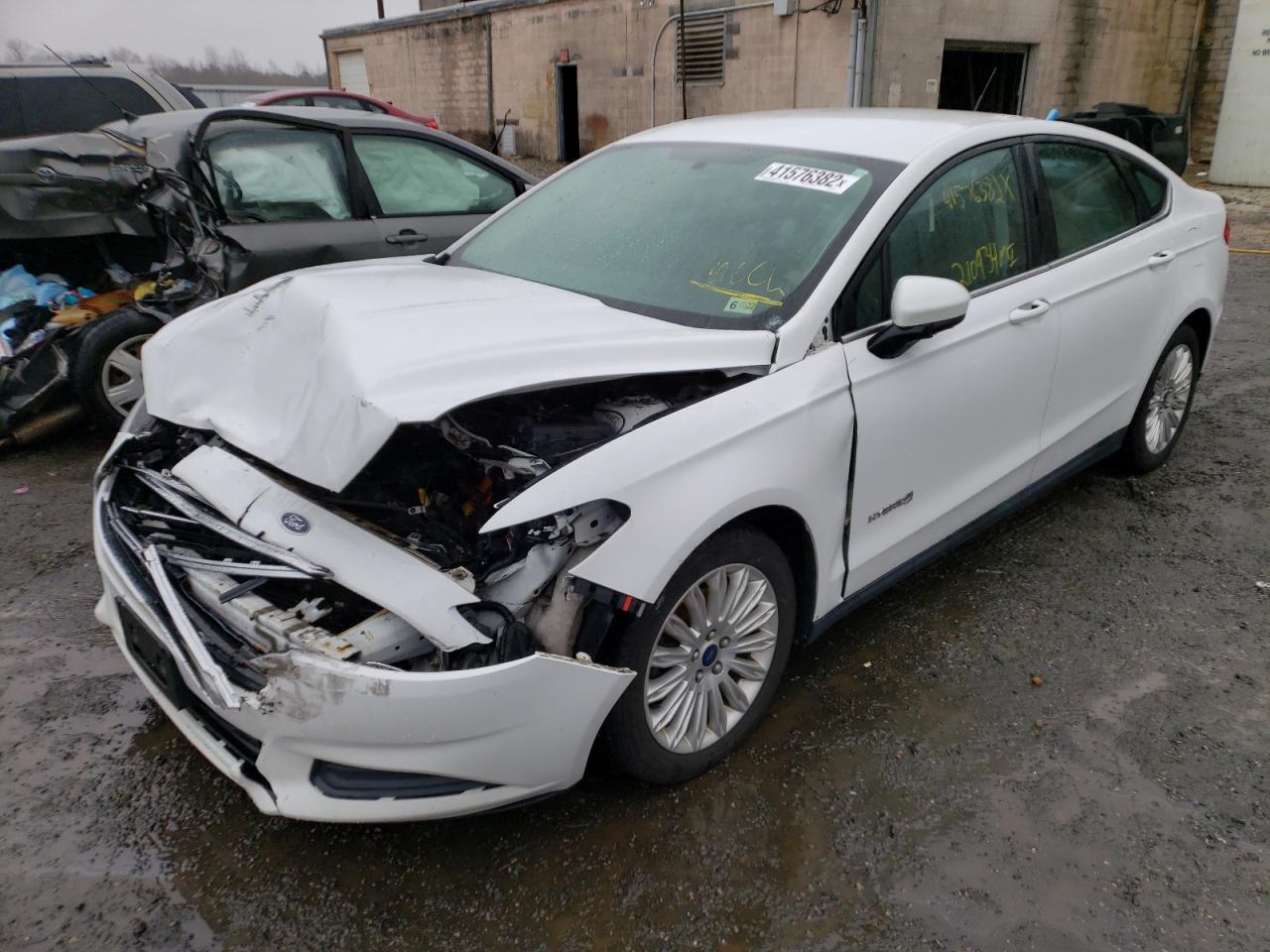 Photo 2 from auction – 2014 FORD FUSION S H with VIN 3FA6P0UU2ER210177