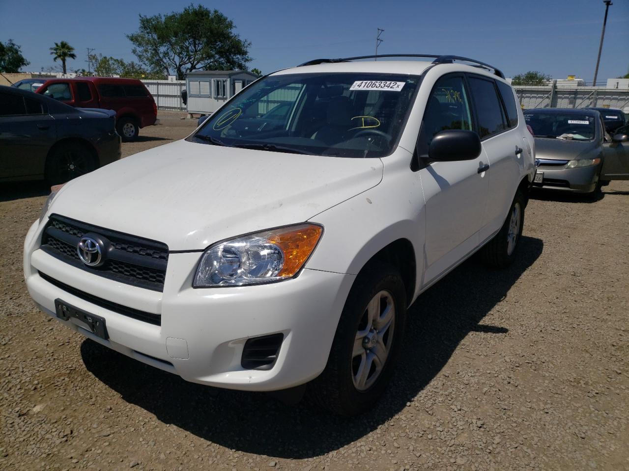 Photo 2 from auction – 2011 TOYOTA RAV4 with VIN 2T3ZF4DV5BW094801