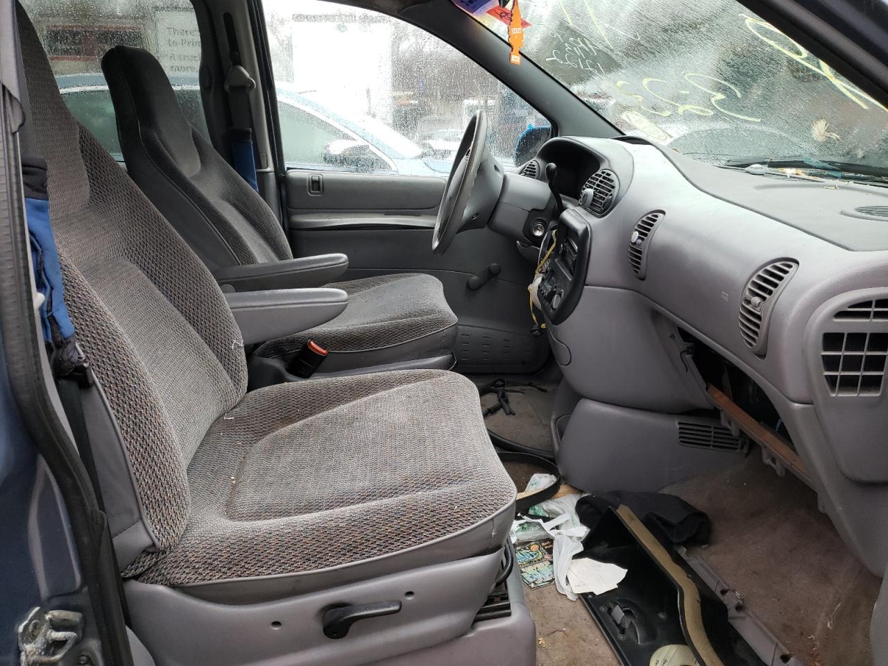 Photo 5 from auction – 1996 DODGE GRAND CARA with VIN 2B4GP2430TR822279