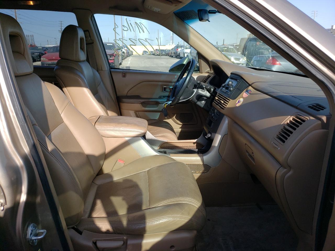 Photo 5 from auction – 2004 HONDA PILOT with VIN 2HKYF18514H577734