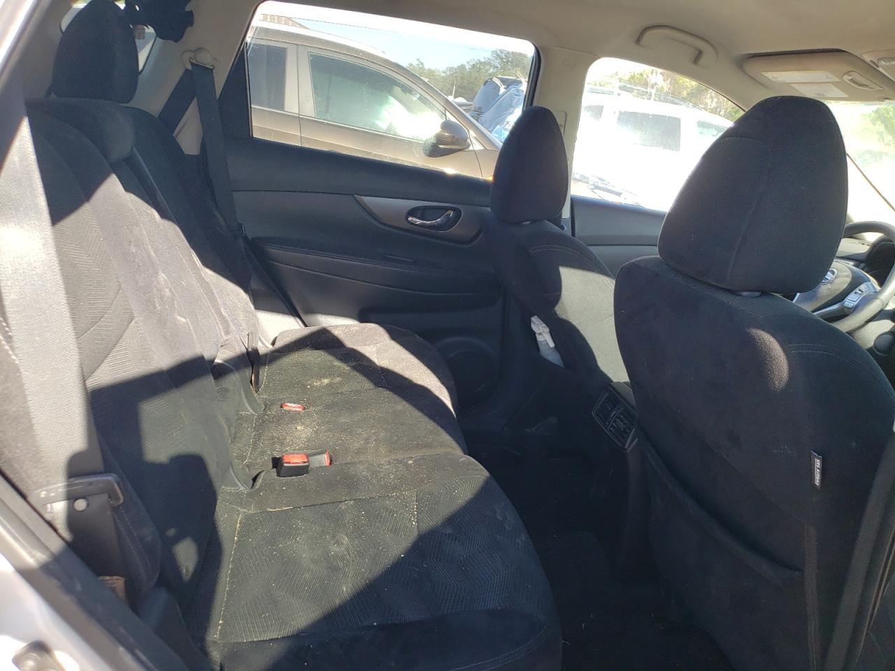 Photo 6 from auction – 2015 NISSAN ROGUE S with VIN 5N1AT2ML1FC843803