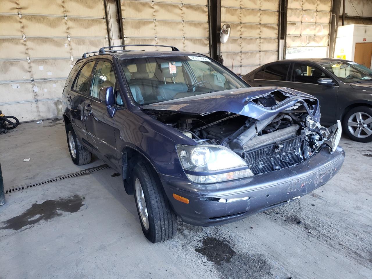 Photo 1 from auction – 1999 LEXUS RX 300 with VIN JT6HF10U8X0018158