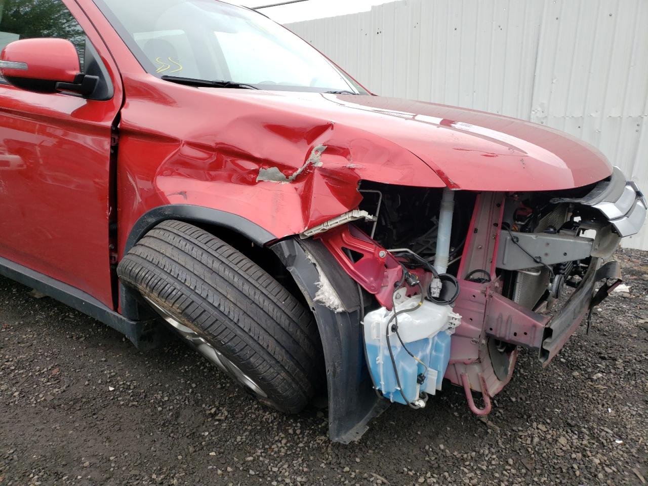 Photo 9 from auction – 2015 MITSUBISHI OUTLANDER with VIN JA4AZ3A32FZ002349