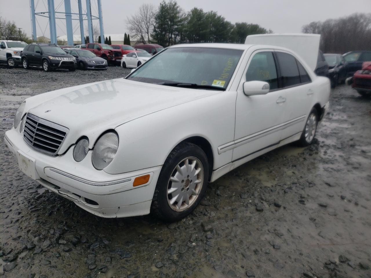 Photo 2 from auction – 2000 MERCEDES-BENZ E 320 with VIN WDBJF65J8YB112843