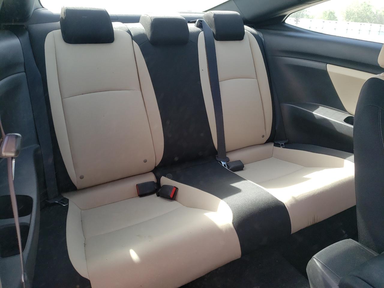 Photo 6 from auction – 2016 HONDA CIVIC LX with VIN 2HGFC4B08GH308255