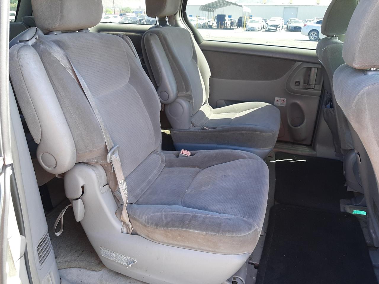 Photo 6 from auction – 2004 TOYOTA SIENNA CE with VIN 5TDZA23C54S048781
