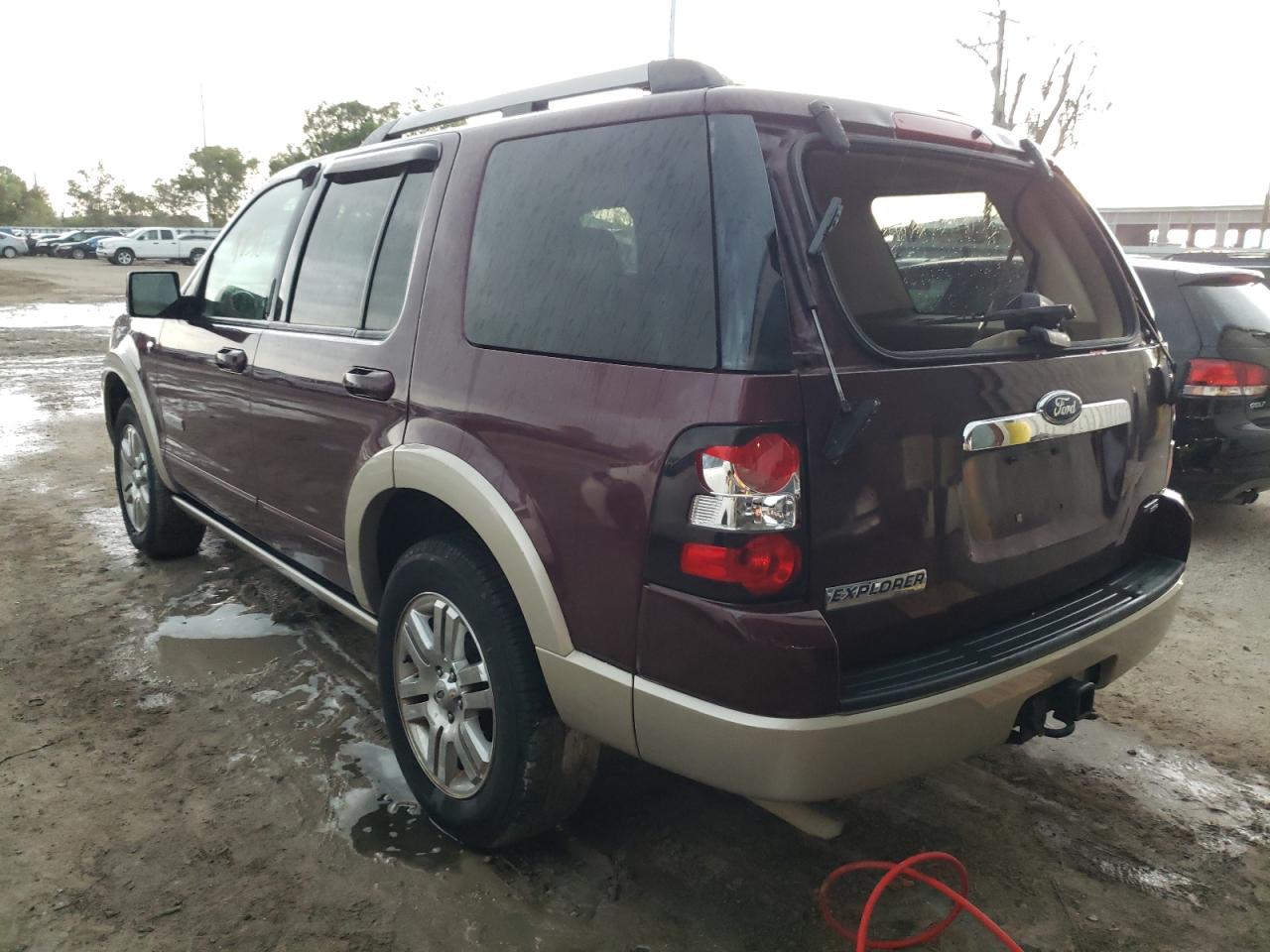 Photo 3 from auction – 2007 FORD EXPLORER E with VIN 1FMEU64867UA92453