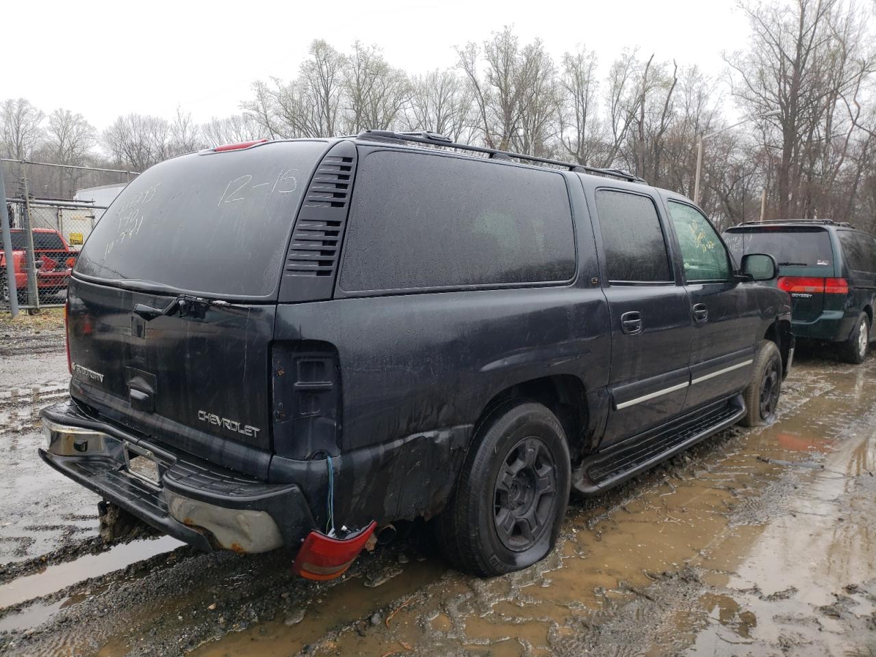 Photo 4 from auction – 2003 CHEVROLET SUBURBAN K with VIN 1GNFK16Z33J228936