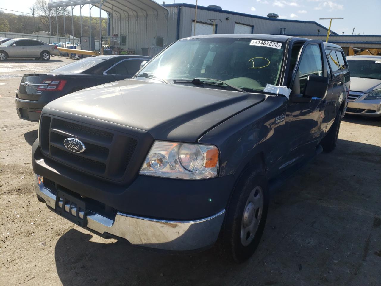 Photo 2 from auction – 2005 FORD F150 with VIN 1FTRX12W85FA38333