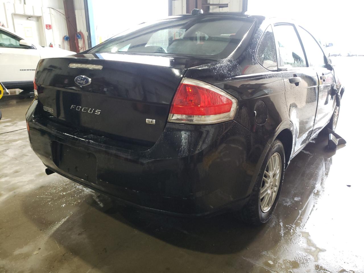 Photo 4 from auction – 2010 FORD FOCUS SE with VIN 1FAHP3FNXAW153413